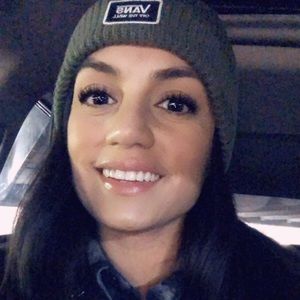 Meet your Posher, Carolina